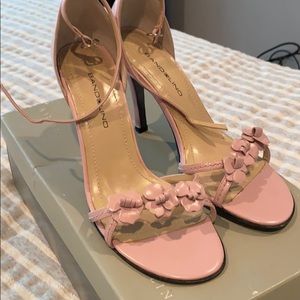 Bandolino pink heel sandal